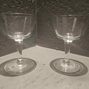 Set of Two Glass Cocktail Glsasse Coupe Glasses Barware